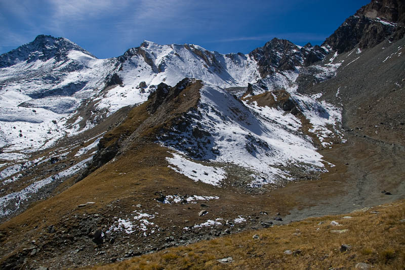 IMGP9004.jpg - [it]A destra il colle Lauson, 3300 metri[en]On the right the Lauson Pass, 3300 m
